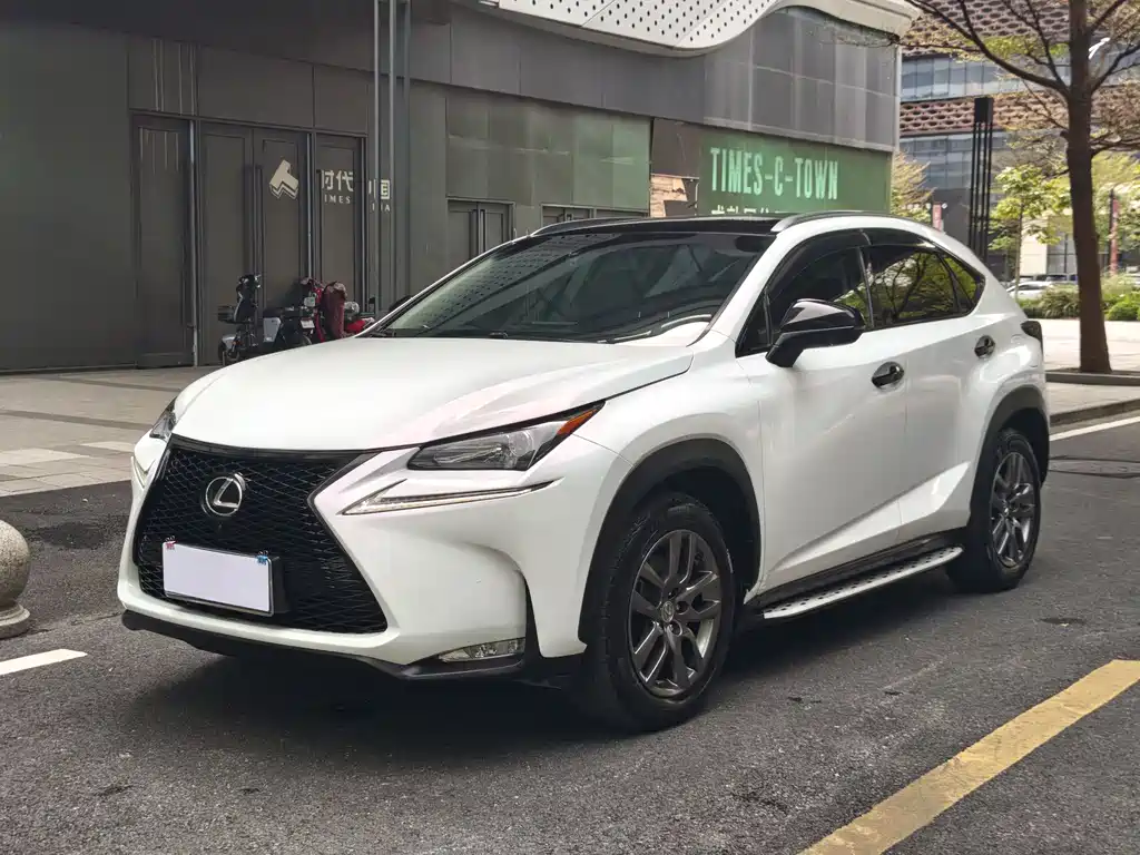 Lexus NX 2017 — фото 1