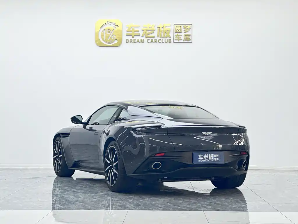 Aston Martin DB11 2020 — фото 6