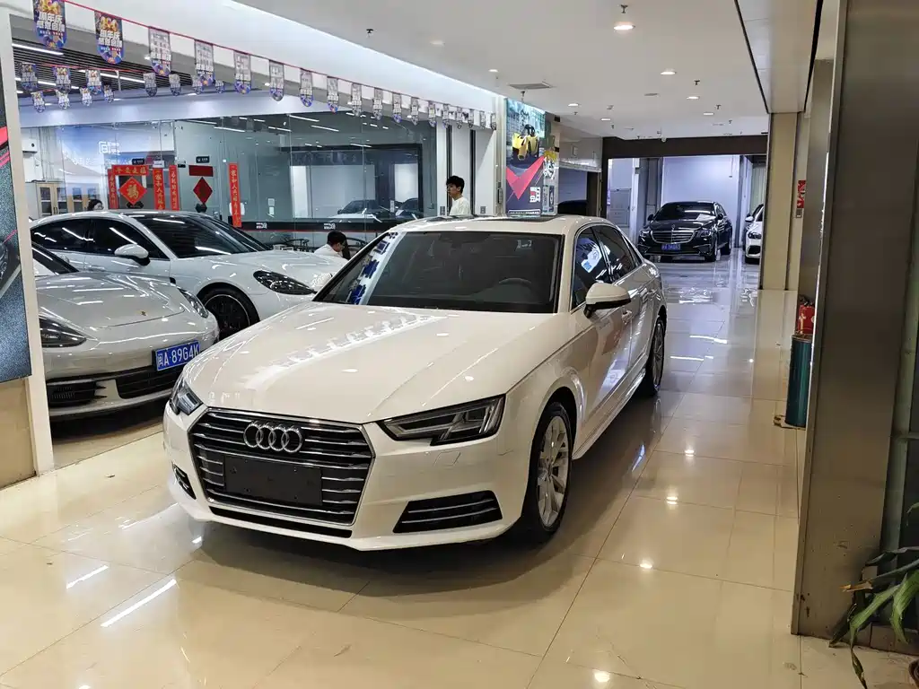 Audi A4L 2017