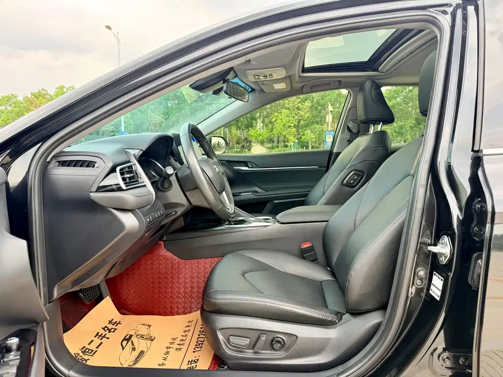 Toyota Camry 2023 — фото 11
