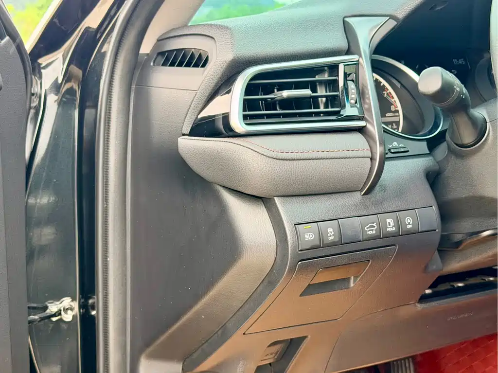Toyota Camry 2023 — фото 20