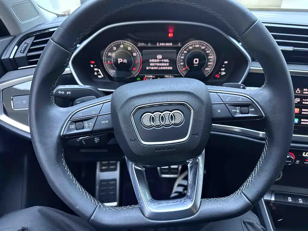 Audi Q3 2023 — фото 13