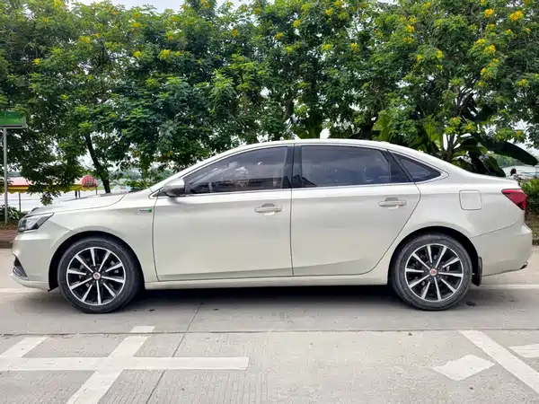 Roewe i6 New Energy 2018