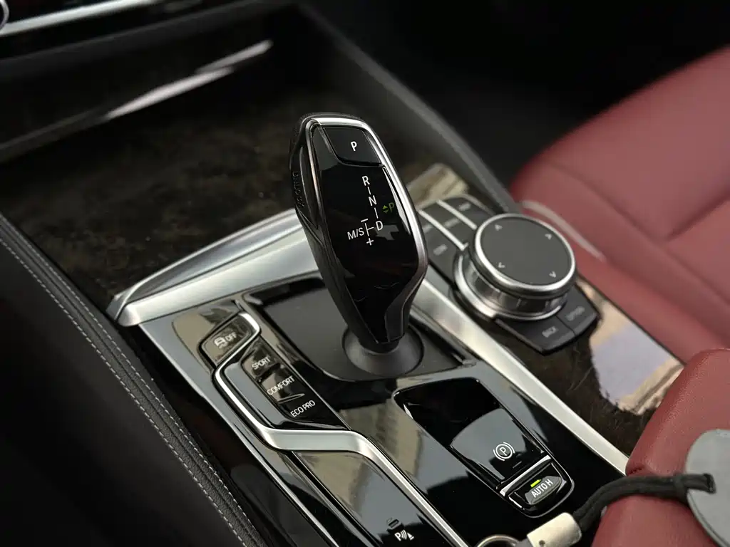 BMW 5 Series 2023 — фото 15