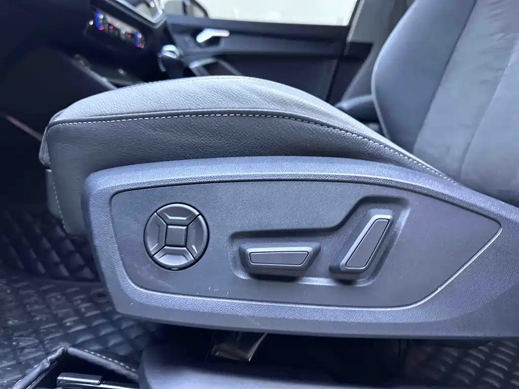 Audi Q3 2023 — фото 18