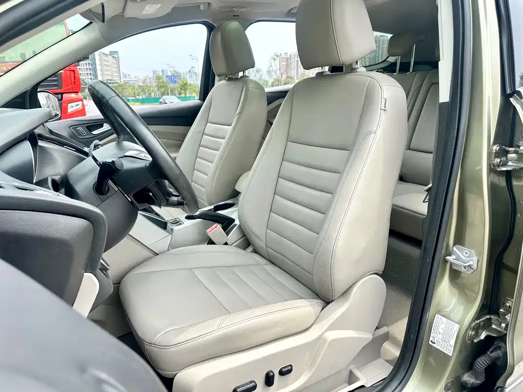 Ford Kuga 2014 — фото 17