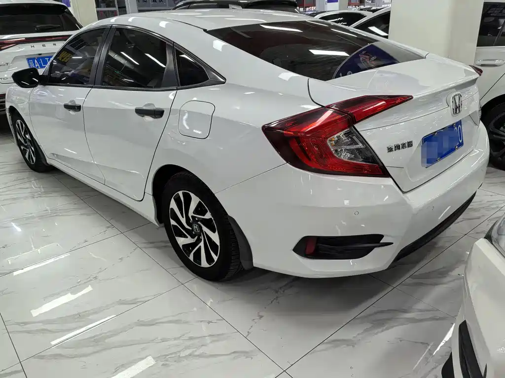 Honda Civic 2017 — фото 4