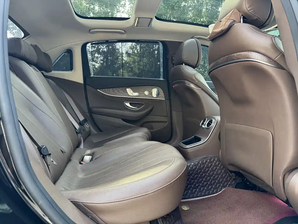 Mercedes-Benz E-Class 2020 — фото 11