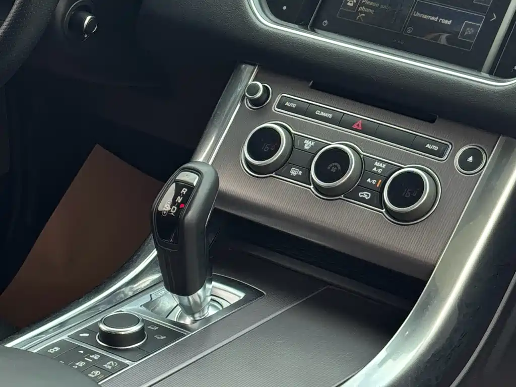 Land Rover Sport 2017 — фото 17