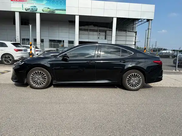 Toyota Camry 2025