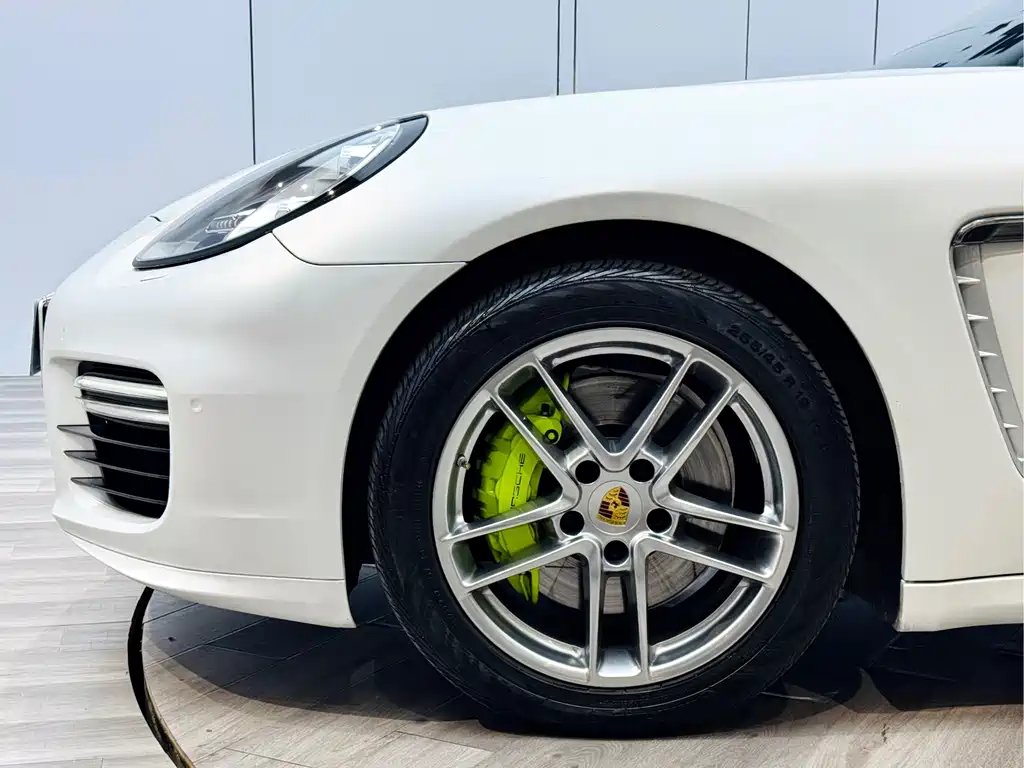 Porsche Panamera 2015 — фото 28