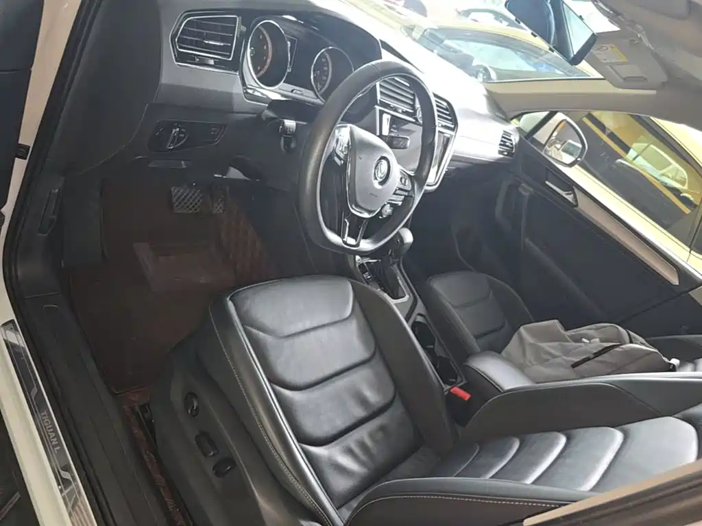 Volkswagen Tiguan L 2019 — фото 15