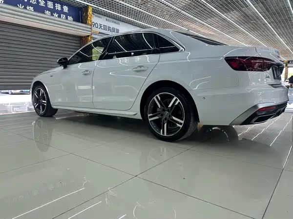 Audi A4L 2021
