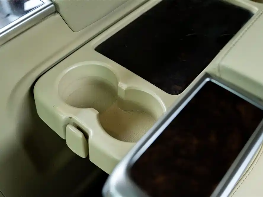 Toyota Alphard 2020 — фото 21