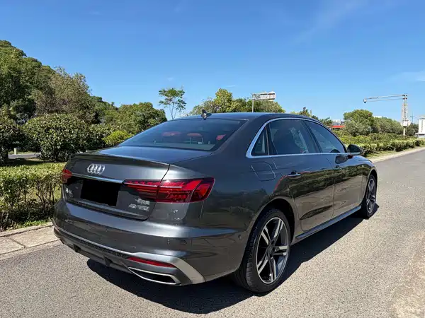 Audi A4L 2021