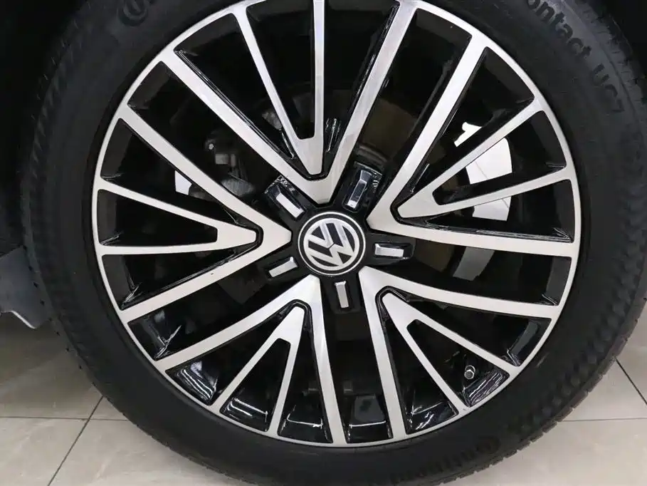 Volkswagen Lamando 2017 — фото 18