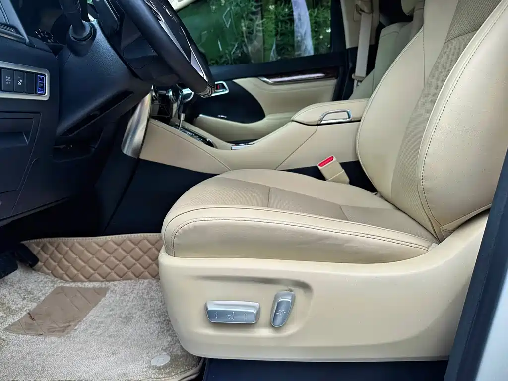 Toyota Vellfire 2023 — фото 10