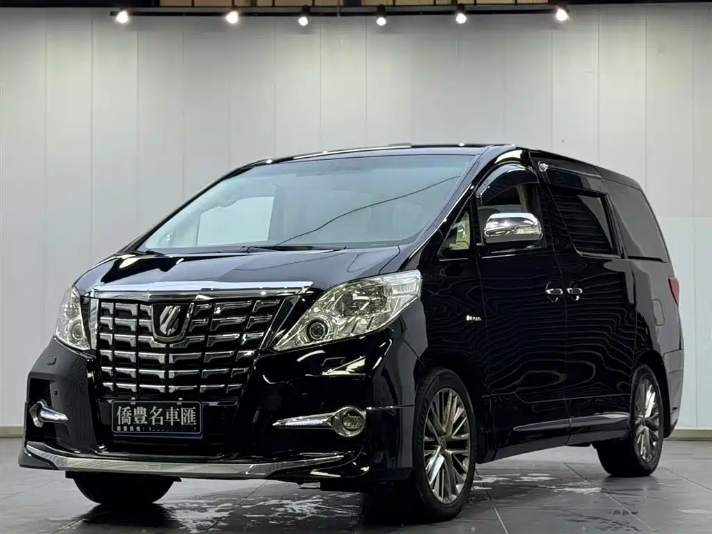 Toyota Alphard 2015 — фото 1