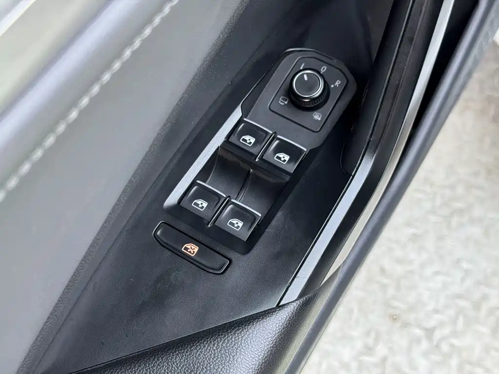 Volkswagen Sagitar 2019 — фото 12