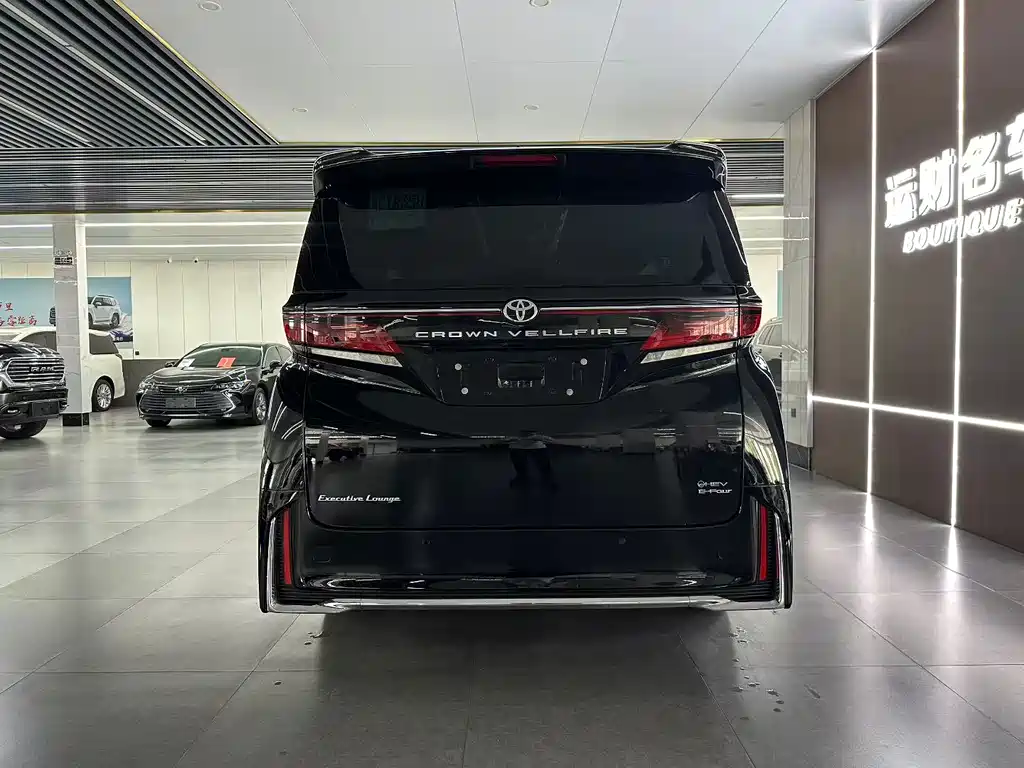 Toyota Vellfire 2023 — фото 8