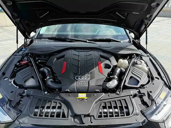 Audi S8 2021