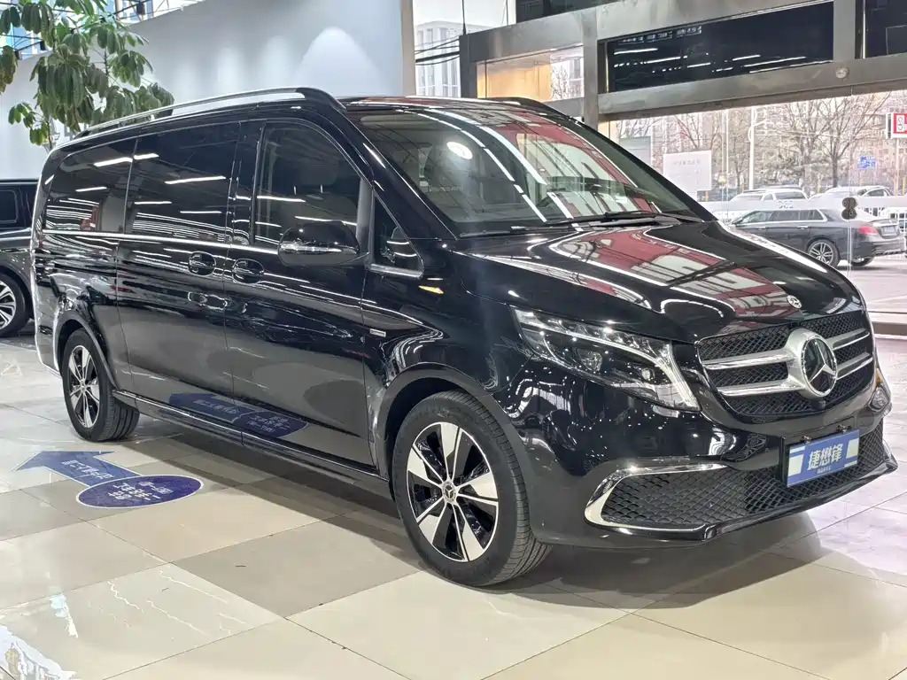 Mercedes-Benz V-Class 2023 — фото 3