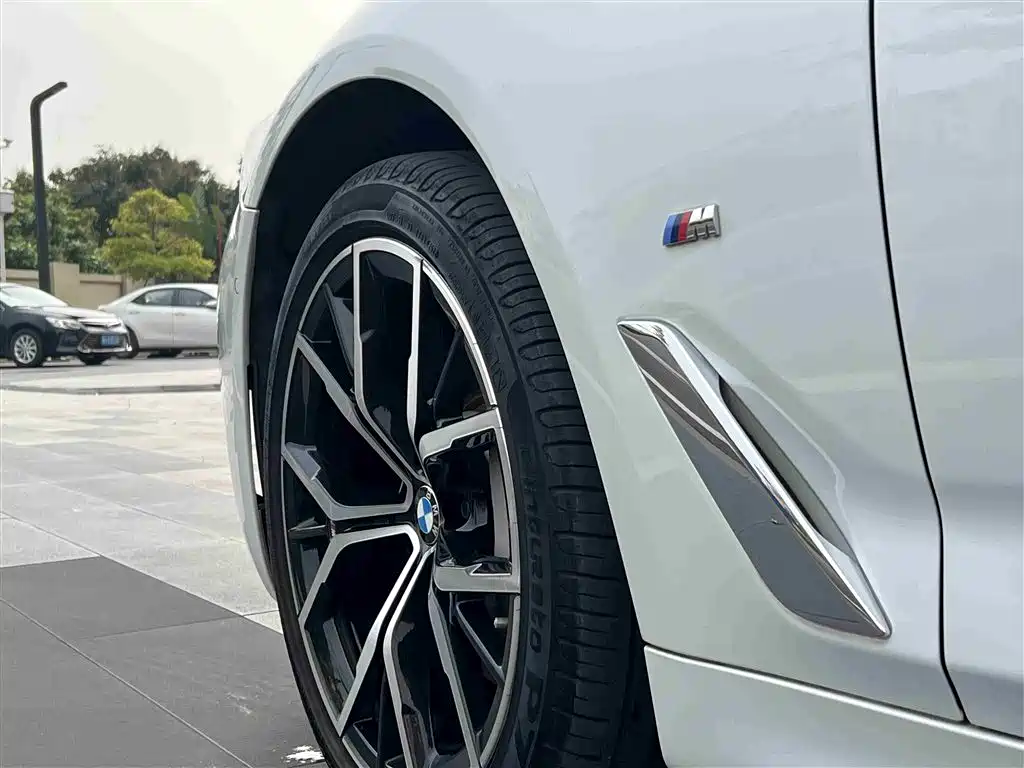BMW 5 Series 2022 — фото 14