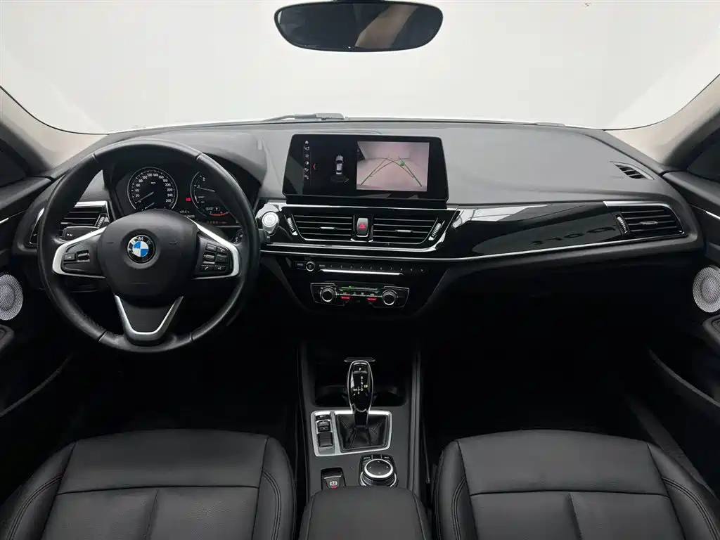 BMW 1 Series 2021 — фото 17