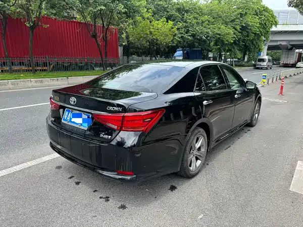 Toyota Crown 2017