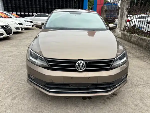 Volkswagen Sagitar 2018