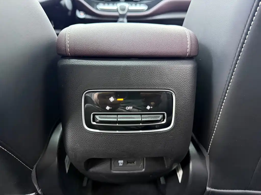 GAC Motor Trumpchi M6 2022 — фото 16