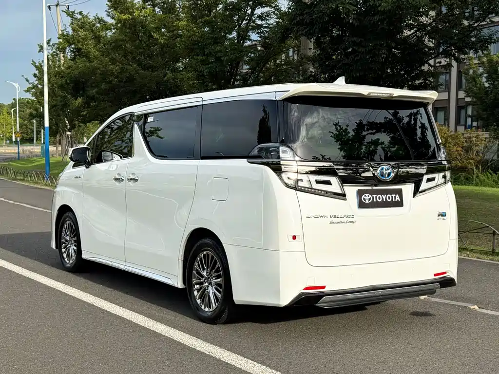 Toyota Vellfire 2022 — фото 6