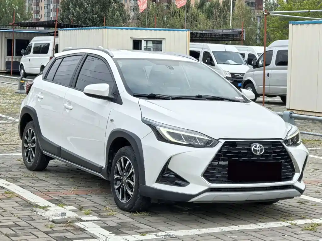 Toyota Yaris L 2022