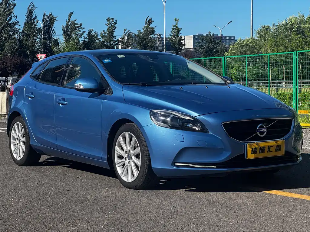 Volvo V40 2015 — фото 3