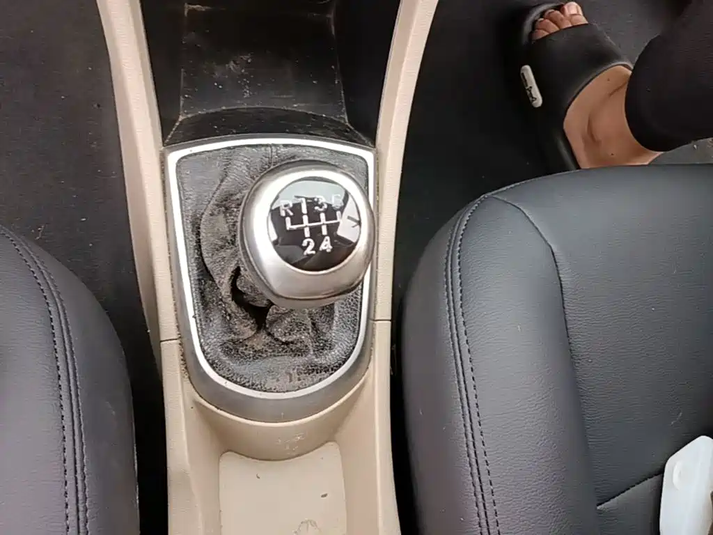 Hyundai Verna 2015 — фото 14