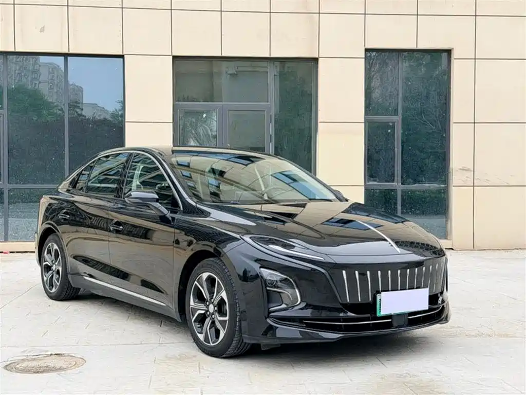 Hongqi E-QM5 2024 — фото 3