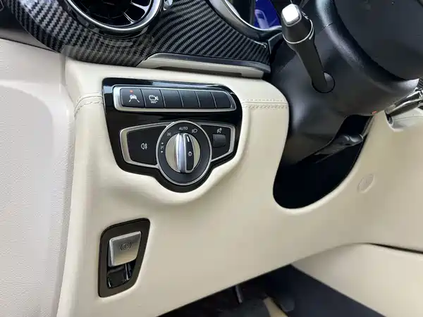 Mercedes-Benz V-Class 2024