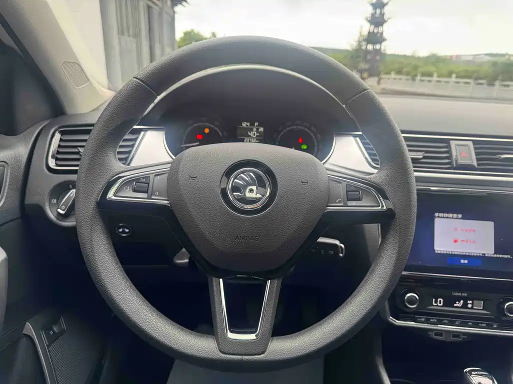 Skoda Rapid 2022 — фото 15