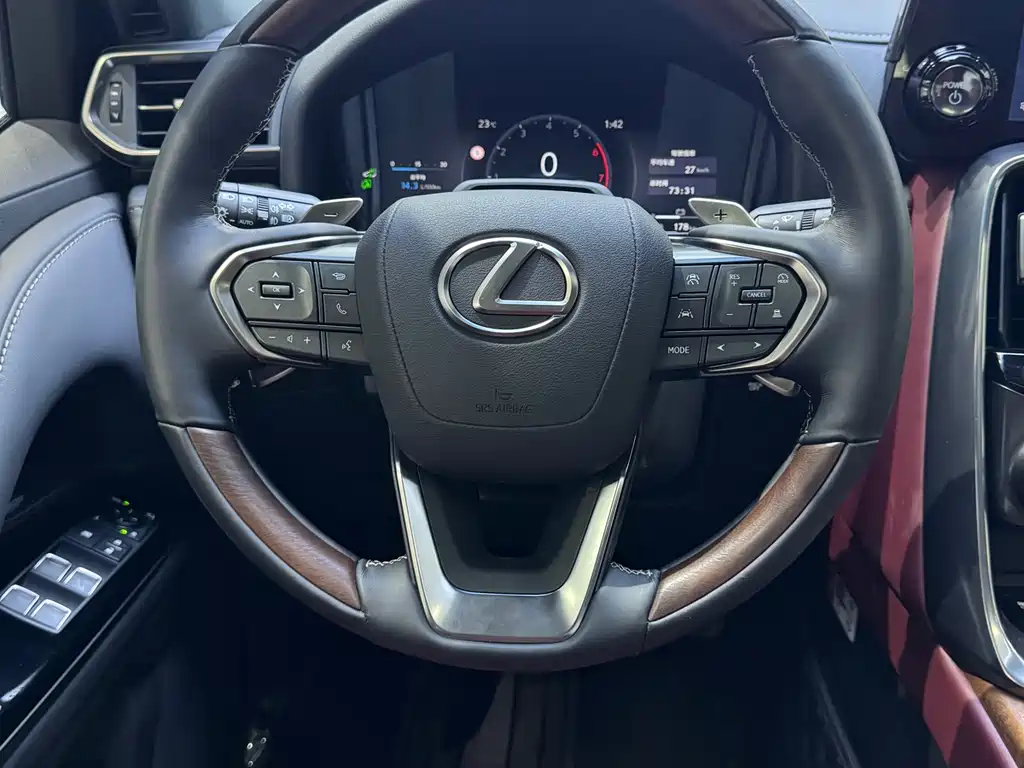 Lexus LX 2026 — фото 17