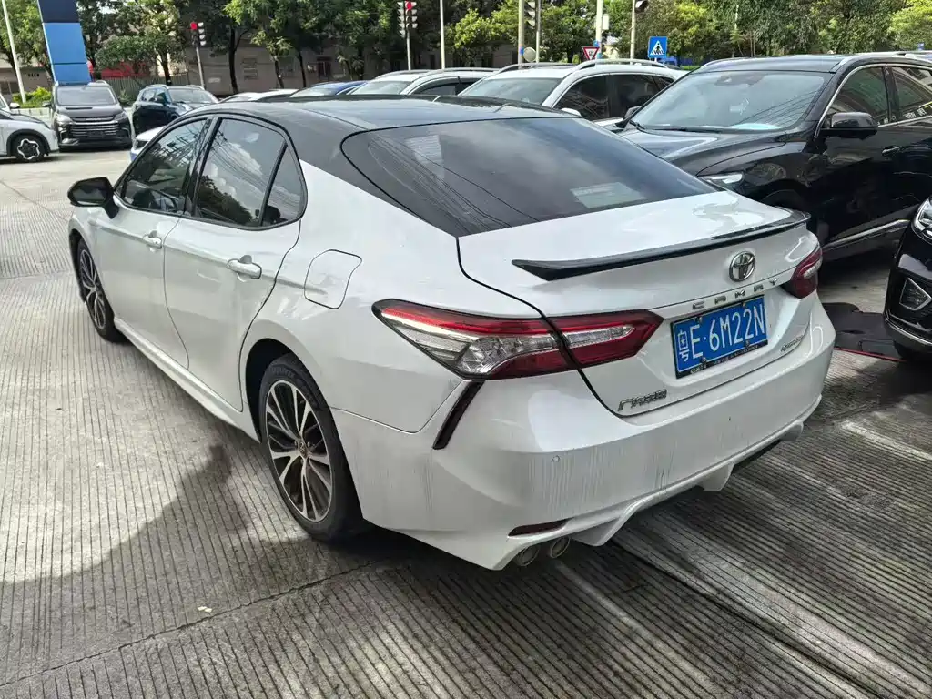 Toyota Camry 2021 — фото 5