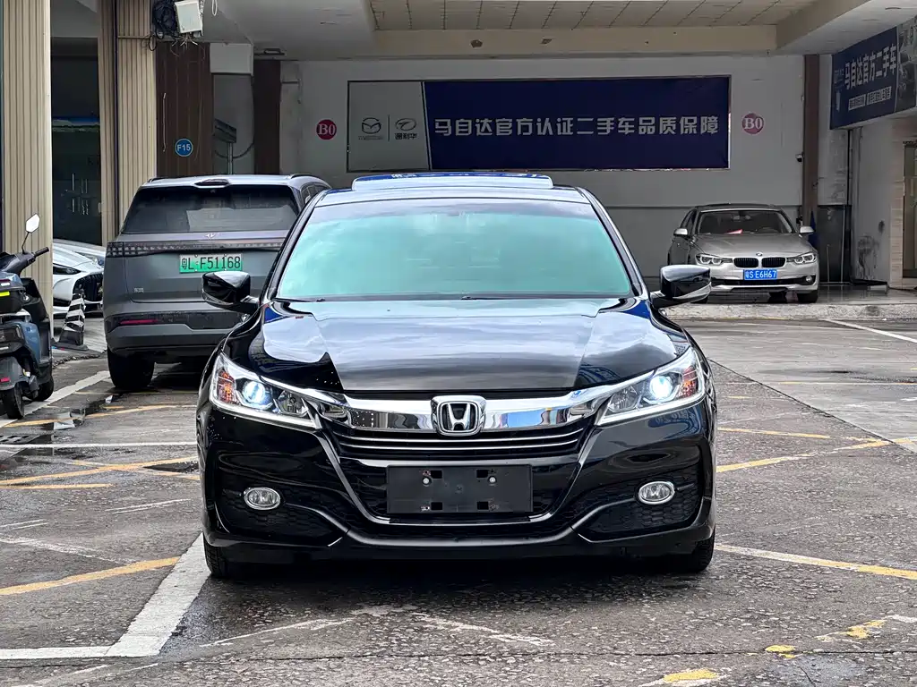 Honda Accord 2016 — фото 17