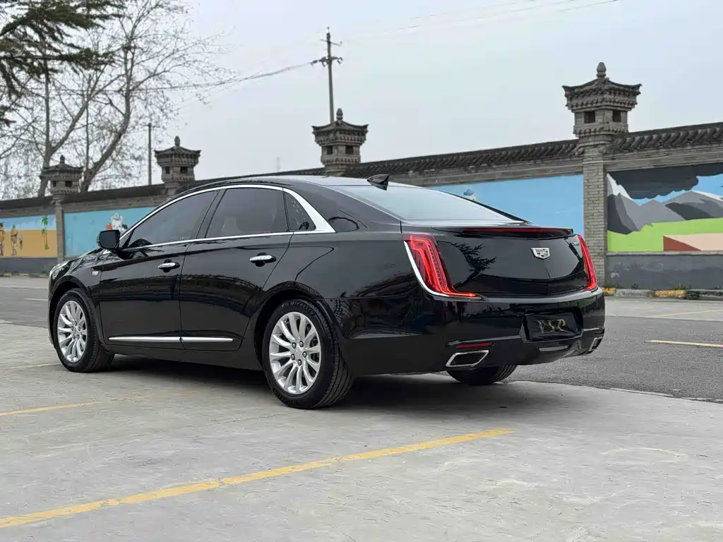Cadillac XTS 2018 — фото 15