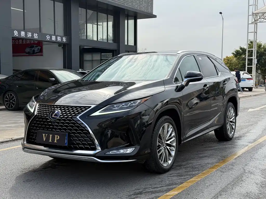 Lexus RX 2022 — фото 1