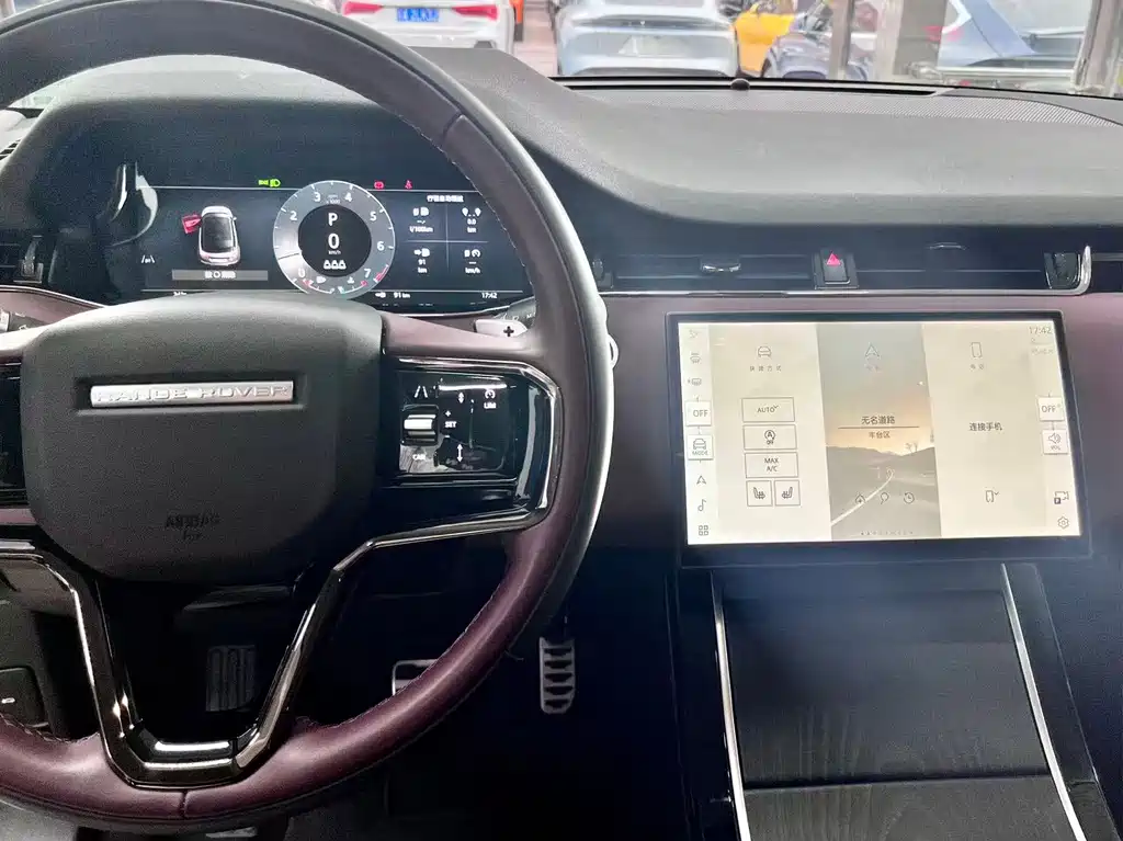 Land Rover Evoque 2024 — фото 11