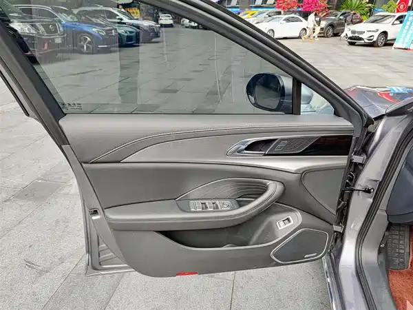 Hongqi H5 2023