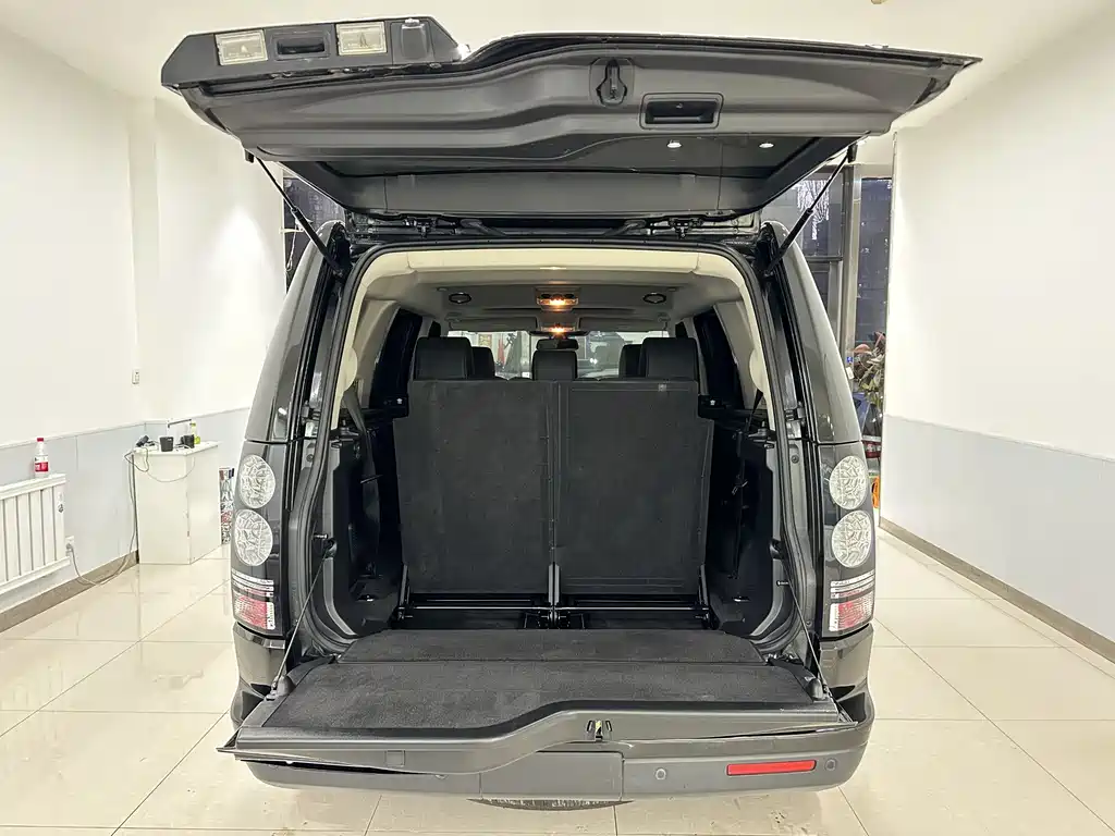 Land Rover Discovery 2015 — фото 35
