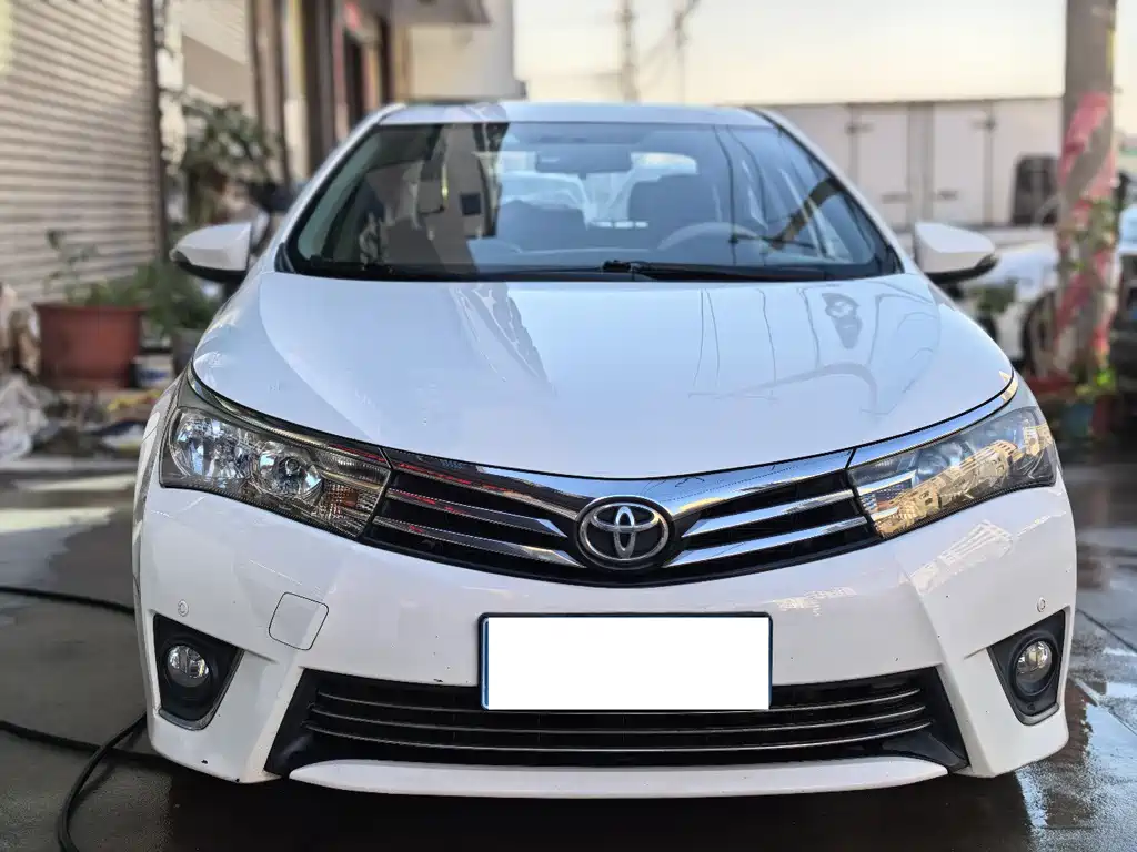 Toyota Corolla 2015 — фото 2