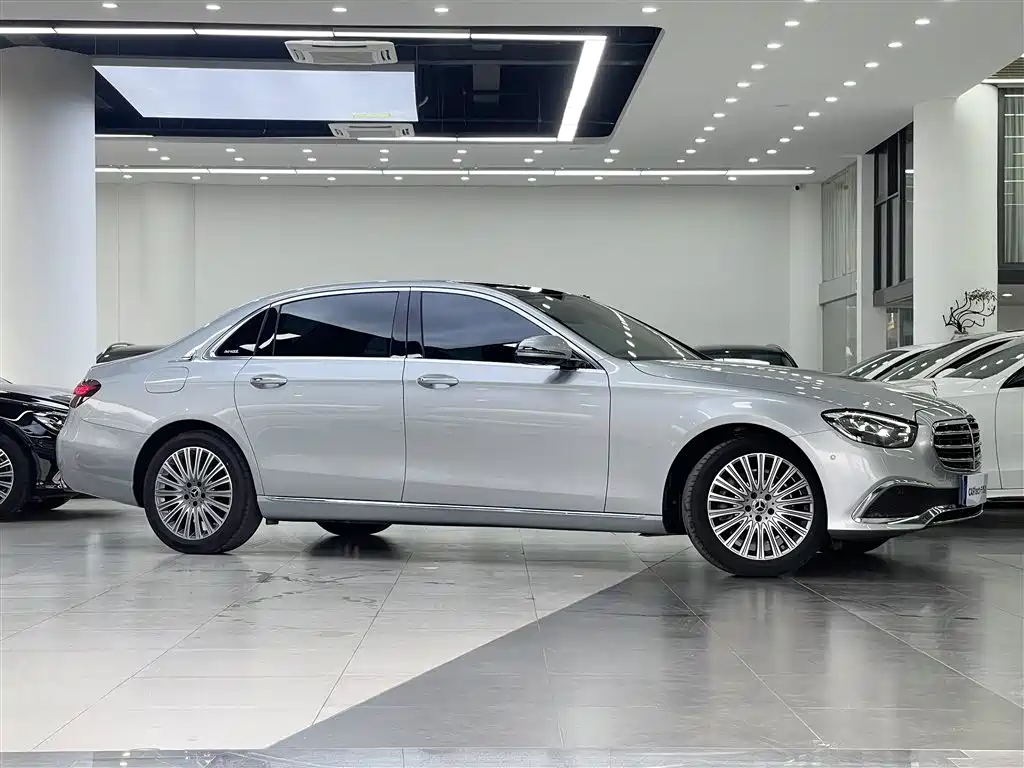 Mercedes-Benz E-Class 2024 — фото 3