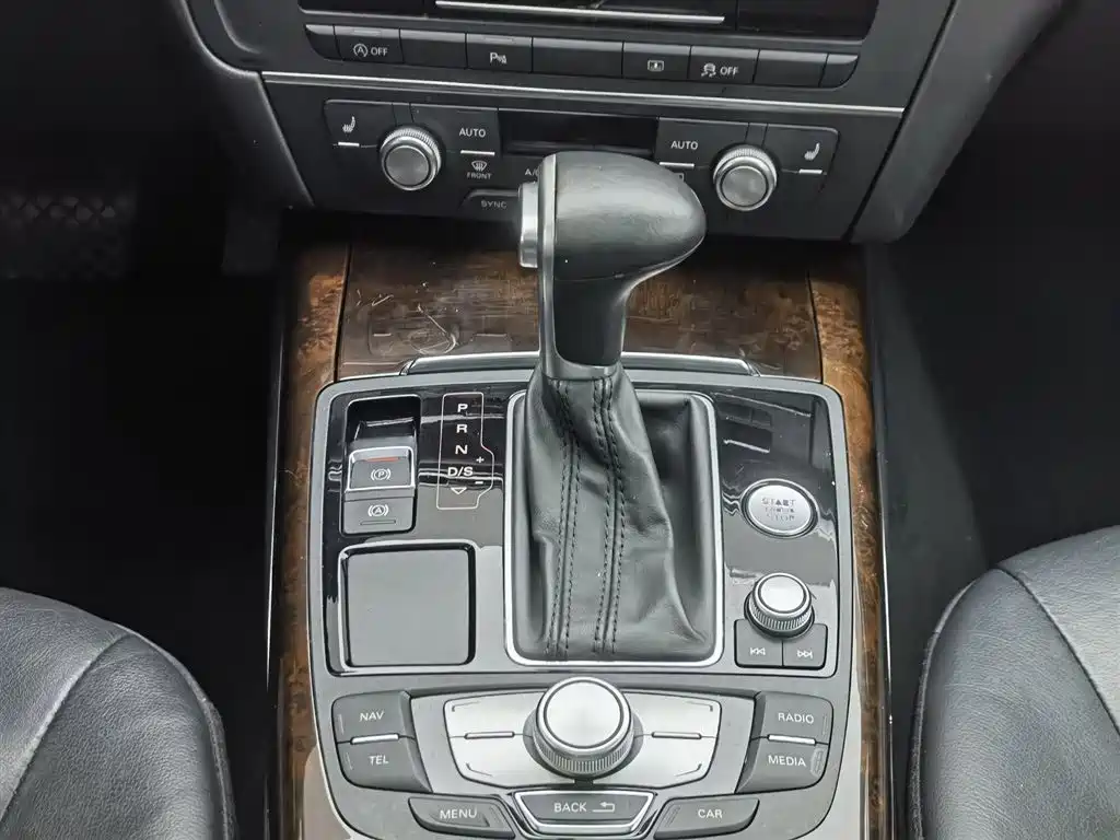 Audi A6L 2015 — фото 13
