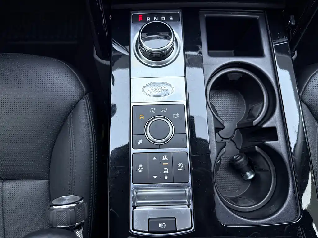 Land Rover Discovery 2019 — фото 11